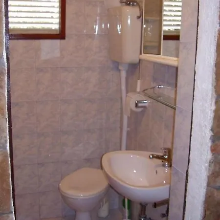 Holiday Nik - 5m From Sea Holiday home Donje Selo na Solti